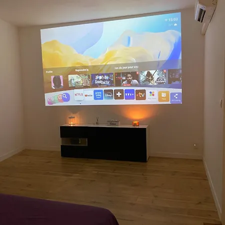 Apartment Cinema Et Jeux De Societe, Calme